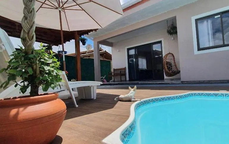 Casa Na Praia Do Sonho Com Piscina E Jardim. Palhoça